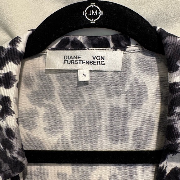 Diane Von Furstenburg Silk Jersey Leopard Print Wrap Dress - Picture 2 of 10